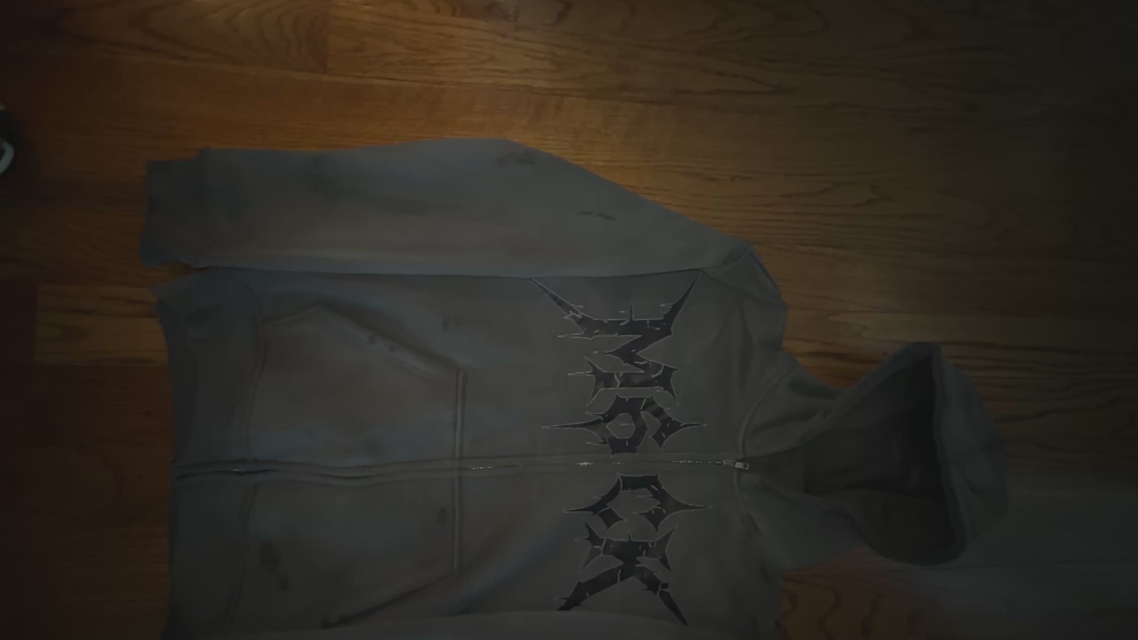 M6CK 777 Distressed Zipup